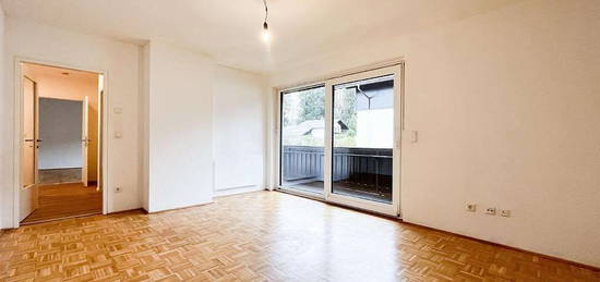 Helle 2 Zimmer WHG mit großen Balkon und Carport