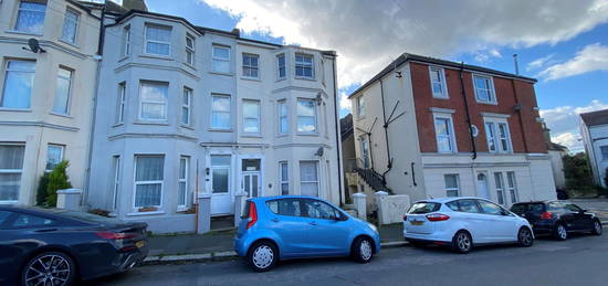 Flat to rent in Clarence Road, St. Leonards-On-Sea TN37