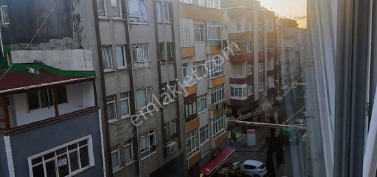 Zeytinburnu'nda, Merkezi Konumlu, Satlk 2+1 Daire