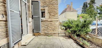 Studio meublé avec terrasse