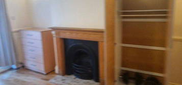 Room to rent in Burnley Road, London 1Eh, UK NW10