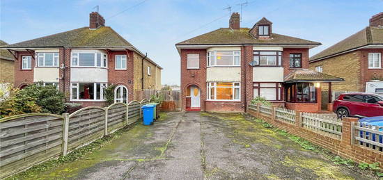 3 bed semi-detached house for sale