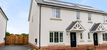 3 bedroom semi-detached house