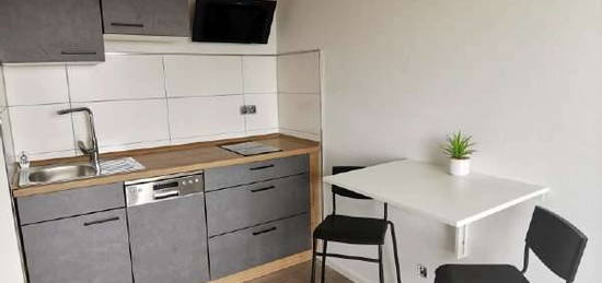 Teilmöbilierte und sanierte 1 Zimmer Wohnung nähe Fachhochschule/Meisterschule