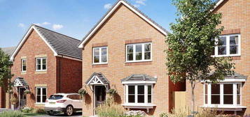 4 bed detached house for sale