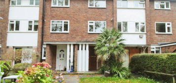 Maisonette to rent in Bond Gardens, Wallington SM6