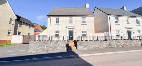 4 bed detached house for sale