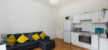 2 bedroom flat