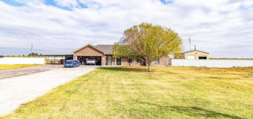 2804 W 16th St, Monahans, TX 79756