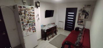 Km.5 apartament 2 camere decomandat, 2 balcoane, 57 mp. centrala gaz