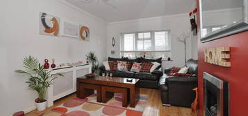 2 bed maisonette to rent