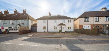 5 bed detached house for sale