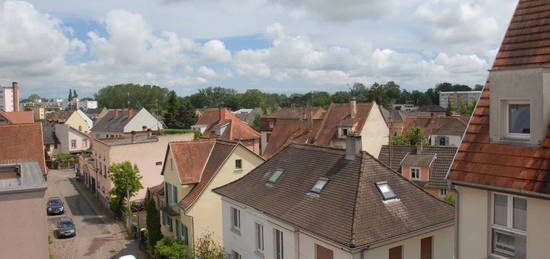 Appartement  à louer, 4 pièces, 3 chambres, 87 m²