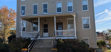 313 S  Broad St #D, Kennett Square, PA 19348