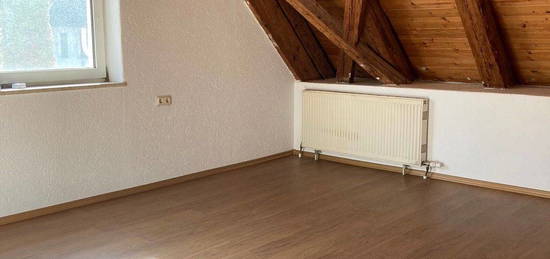 Sanierte 4,5 Zimmer DG-Wohnung / WG geeignet / inkl. Einbauküche