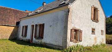 Maison de campagne 110 M2 sur un terrain de 7000m2. COUDRECIEUX. Sarthe