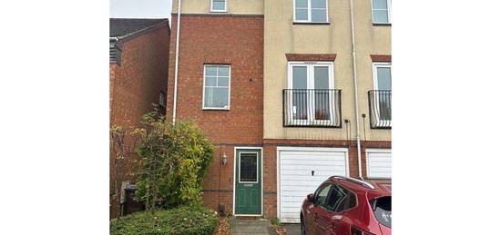 3 bed semi-detached house to rent