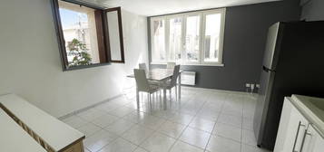 Appartement  à vendre, 3 pièces, 2 chambres, 50 m²