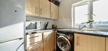 Flat for sale in Glandford Way, Romford RM6