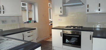 4 bed property to rent