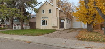 532 1st St W, Brooks, AB T1R 0G3