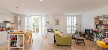 Flat for sale in Henry Darlot Drive, Mill Hill, London NW7