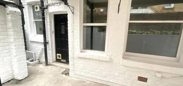 Flat to rent in Westbourne Grove, Scarborough YO11