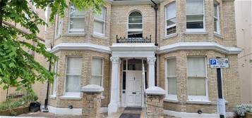 Studio to rent in St Aubyns, Hove BN3
