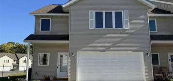 2108 Hemlock Trl, North Mankato, MN 56001