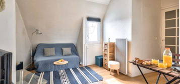 (Disponible 1-24 mois) New Parisian Studio with View in the Central 11th