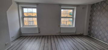 Flat to rent in Bilberry House, Watts Grove, London E3