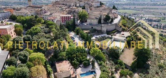 Villa unifamiliare viale Augusto Ciuffelli 1, Centro, Trevi