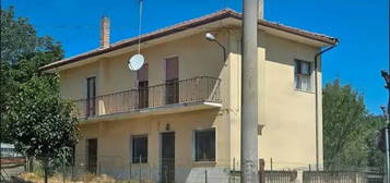 Villa in vendita in via Torello