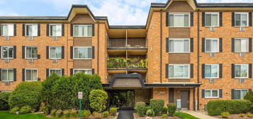 1116 S New Wilke Rd Apt 301, Arlington Heights, IL 60005