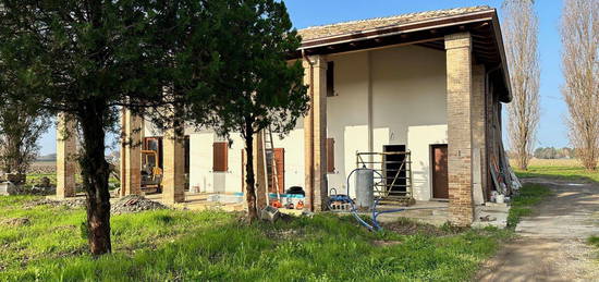 Villetta bifamiliare in vendita in strada Chiesa di Castelnovo, 26