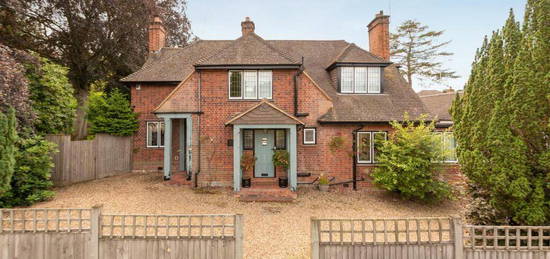 4 bedroom detached house