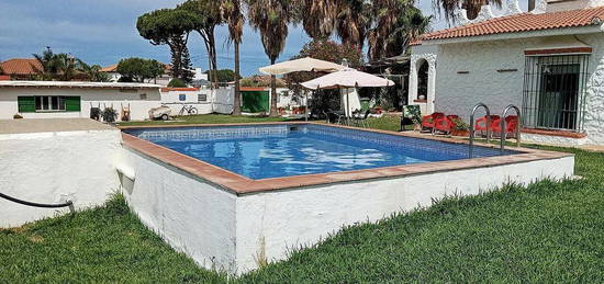 Chalet en Pinar de los Franceses - Marquesado, Chiclana de la Frontera