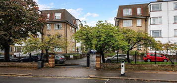 Flat to rent in Woodside, London SW19