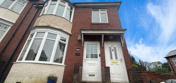 Flat to rent in Kells Lane, Low Fell, Gateshead NE9