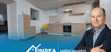 FINREA│ Trojizbový byt alebo obchodný priestor, 87m2  Vrútky