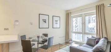 Flat to rent in Praed Street, London W2