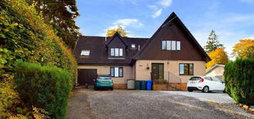 6 bedroom detached house for sale