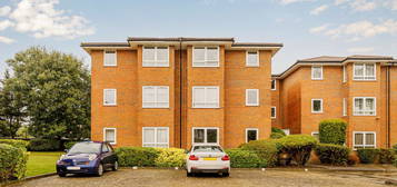 Flat for sale in Gunnersbury Gardens, London W3