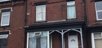 Terraced house to rent in Tempest Road, Holbeck, Leeds LS11