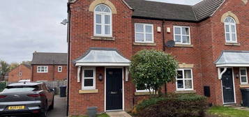 3 bed semi-detached house to rent