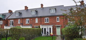 4 bed terraced house to rent