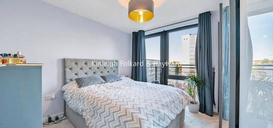 Flat to rent in Pooles Park, London N4