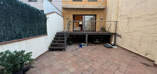 Alquiler de  Chalet adosado en  Passatge de Xile, Barcelona