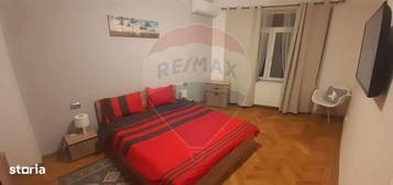 Apartament cu 4 camere de vânzare Sala Palatului