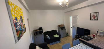 Flat to rent in Abercorn Place, London NW8